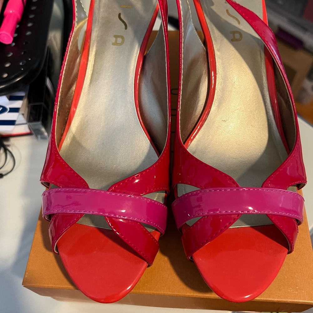 Unisa red multicolored  pumps